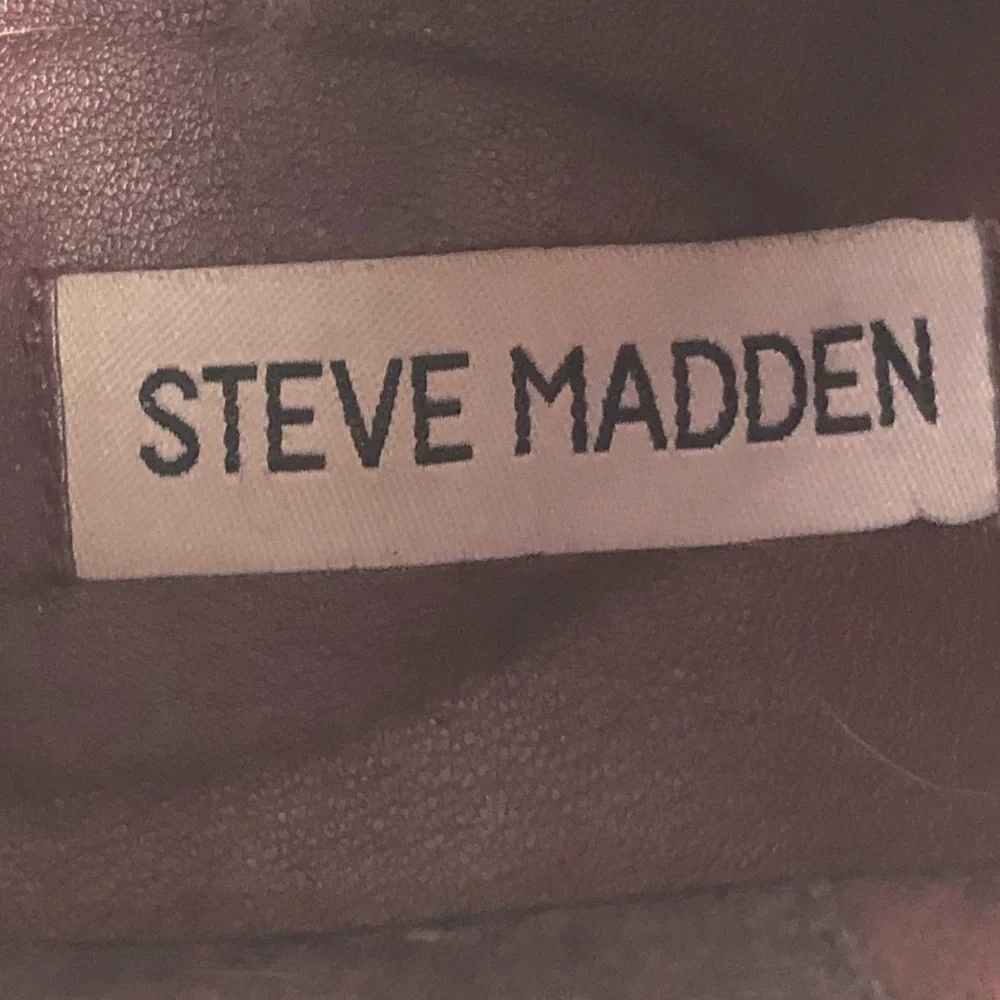 Steve‎ Madden Territory burgundy nubuck Ankle Buckles Booties Size 10